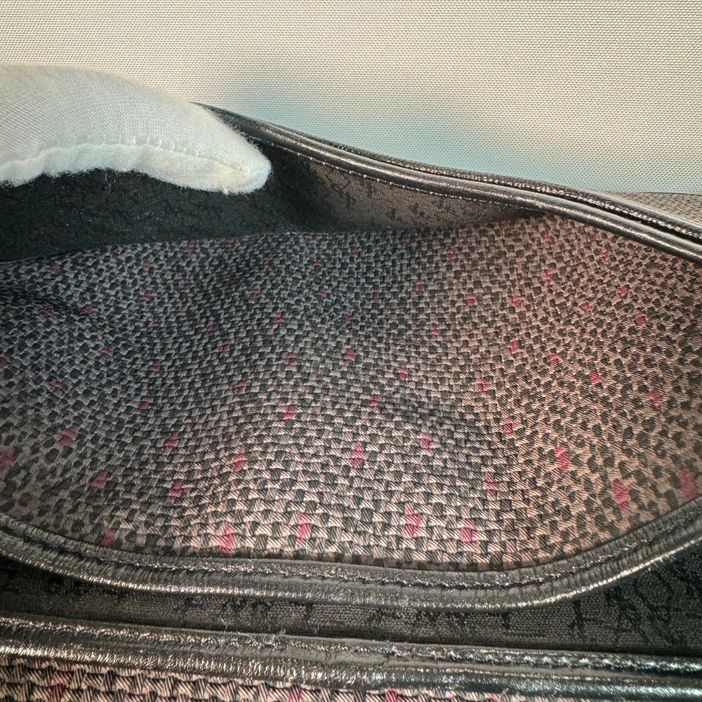 YSL Vintage Crossbody - Picture 11 of 16